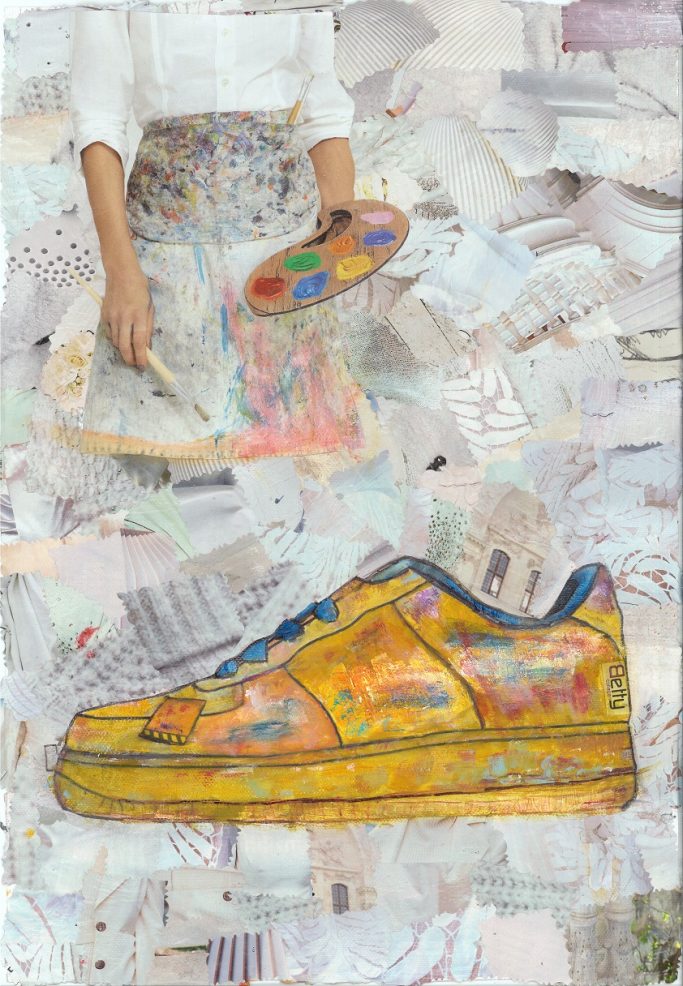 Collage aus unterschiedlich weißen Texturen aus Papier davor ein gelber Sneaker und darüber eine Künstlerin mit Malpalette und Pinsel